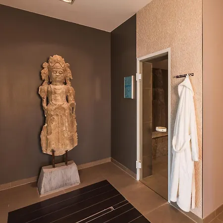 Van der Valk Airporthotel Düsseldorf-3
